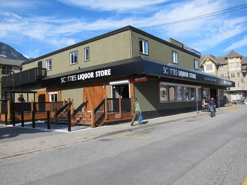 Hotel Squamish Exteriör bild