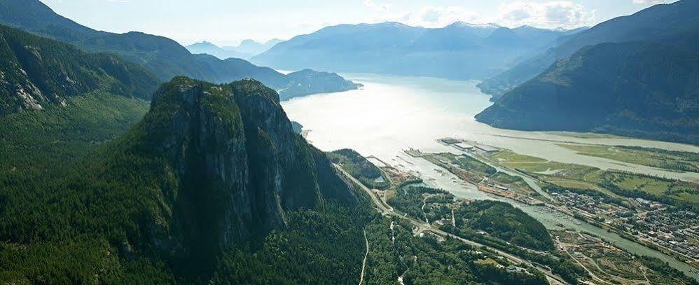 Hotel Squamish Exteriör bild